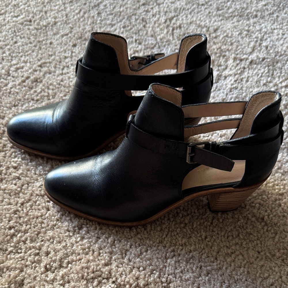 G.H. Bass & Co. Black Leather Ankle Booties